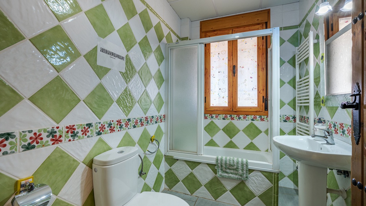 Photo of Bathroom in Cogollos de Guadix
