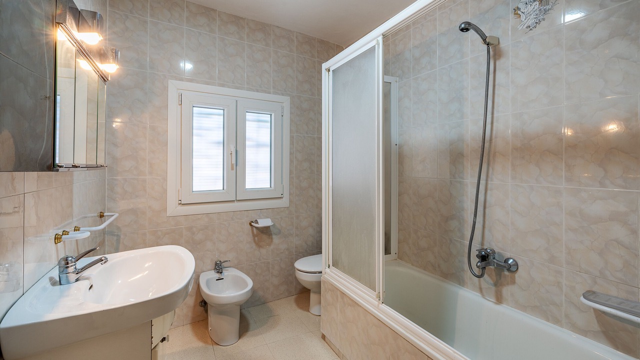 Photo of Bathroom in Niguelas
