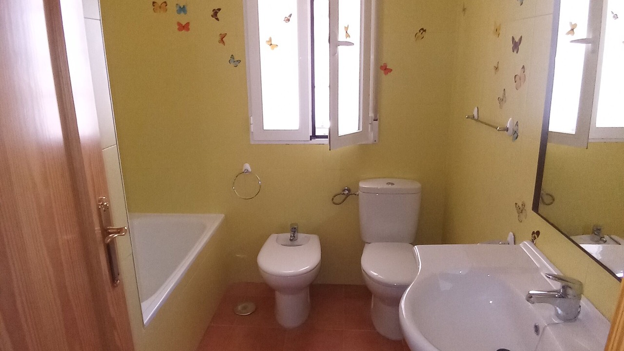 Photo of Bathroom in Alomartes