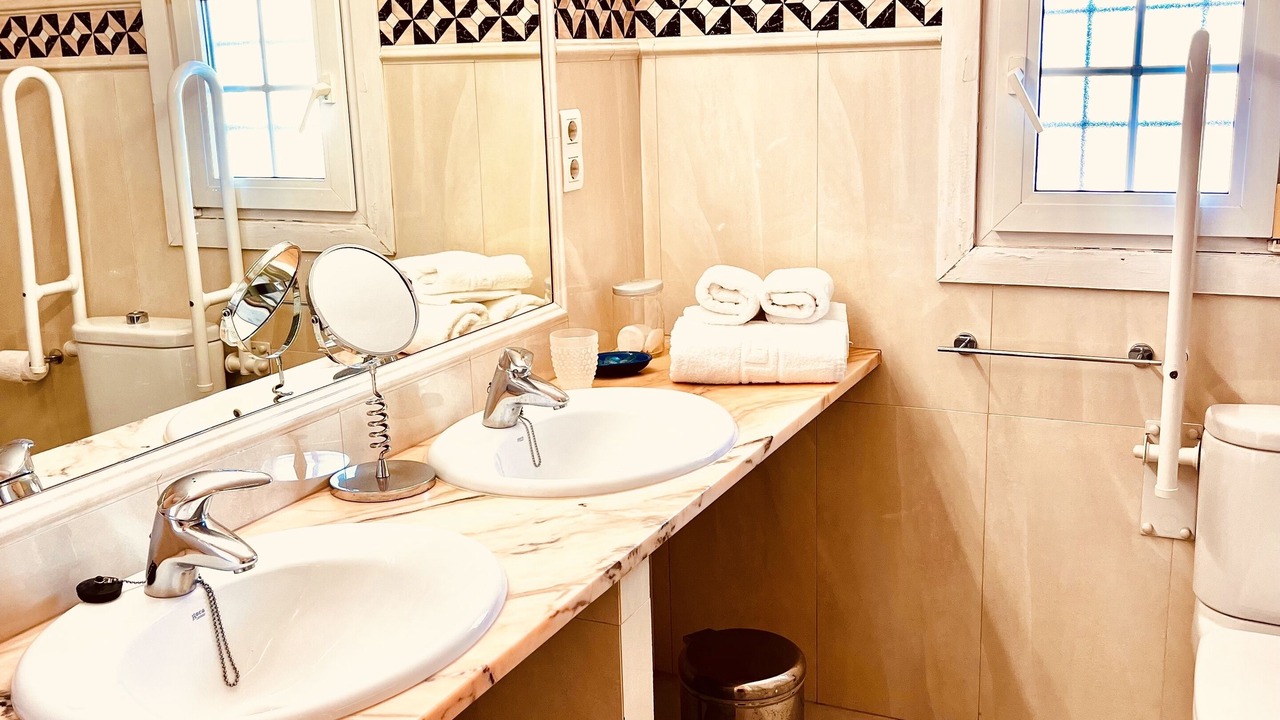 Photo of Bathroom in Genil