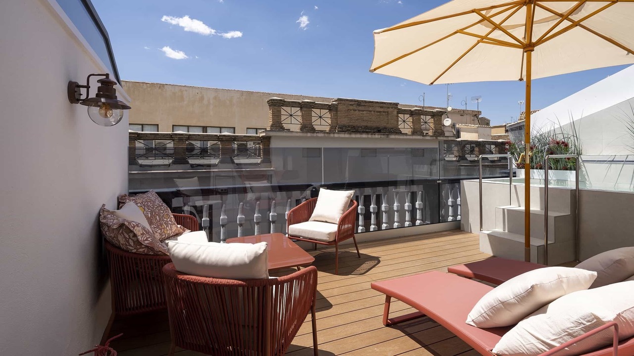 Photo of Patio Balcony in Central District