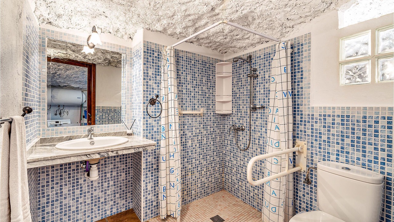 Photo of Bathroom in Cuevas del Campo