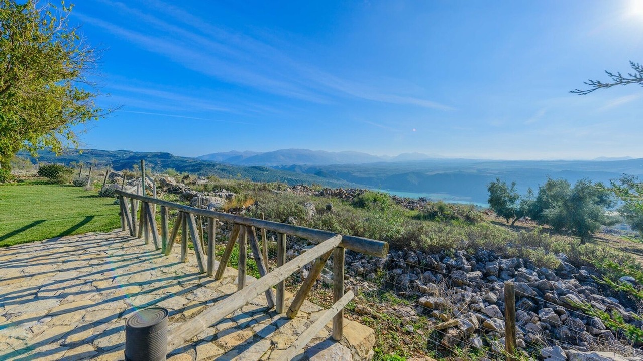Photo of Outdoor in Algarinejo