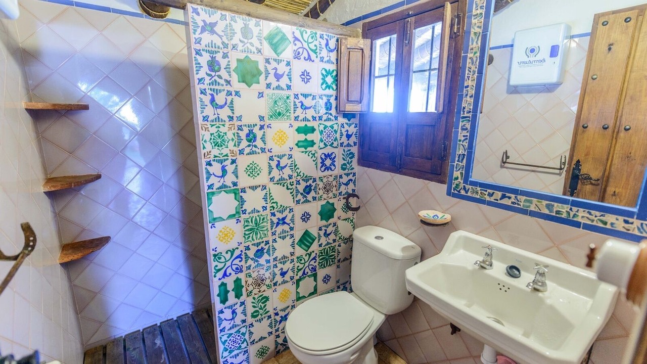 Photo of Bathroom in Algarinejo