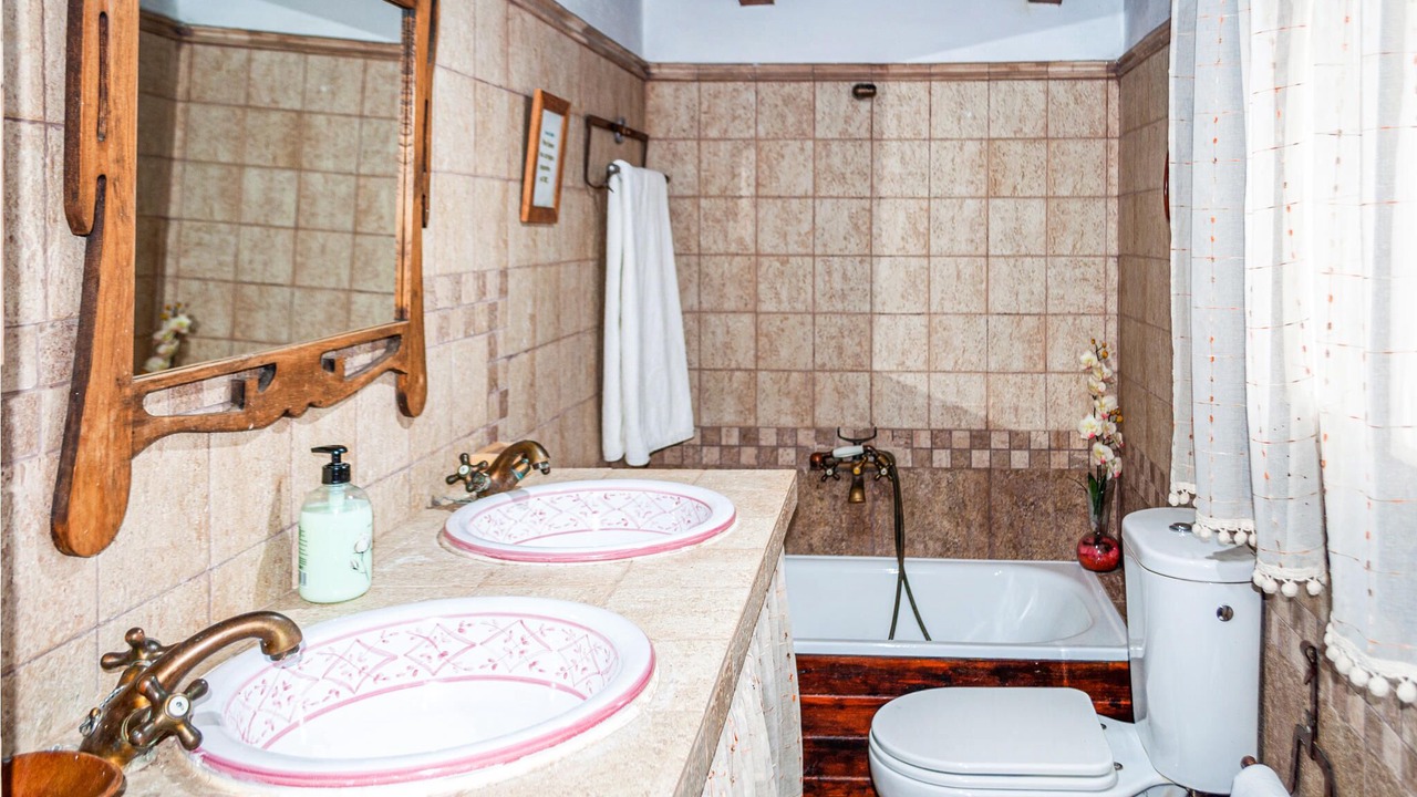 Photo of Bathroom in Arenas del Rey