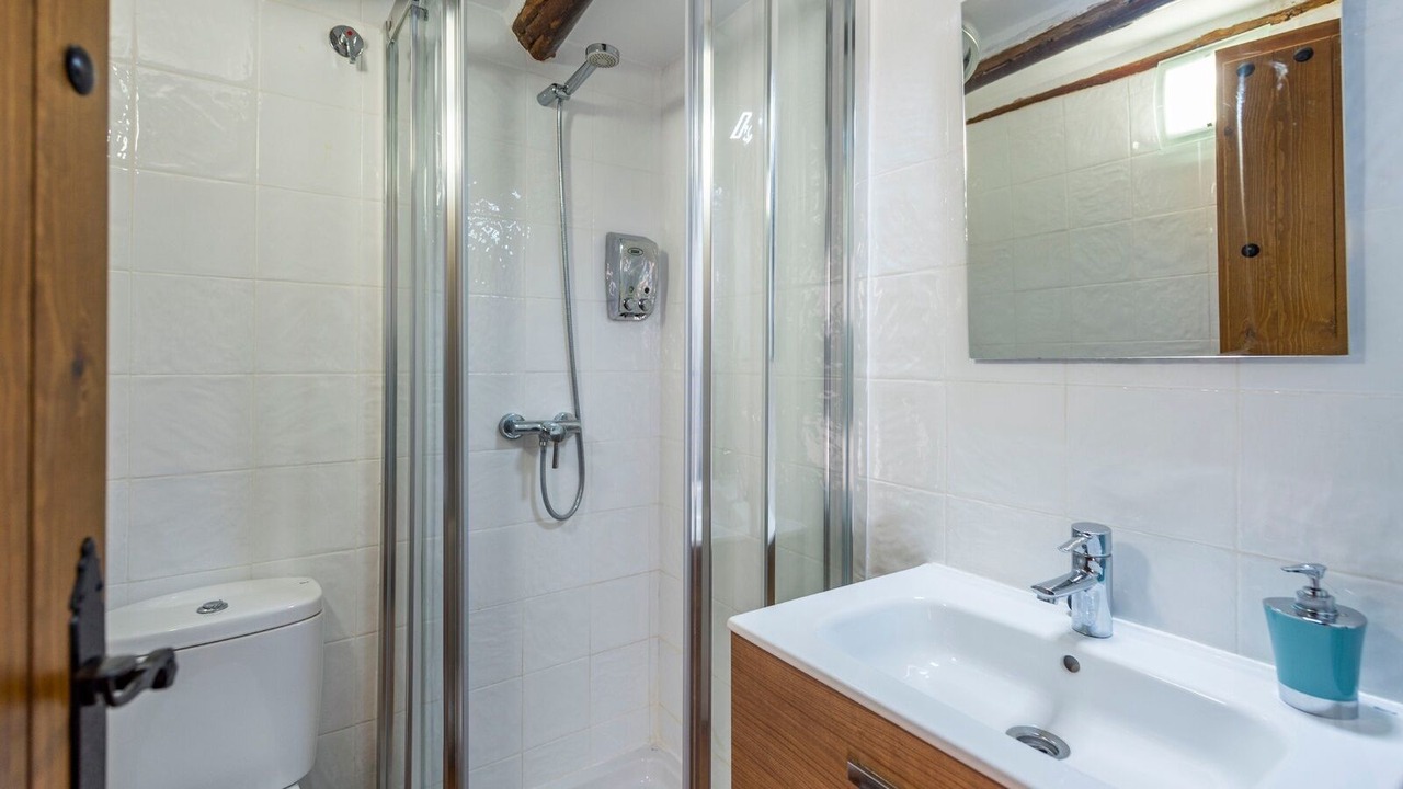 Photo of Bathroom in Algarinejo