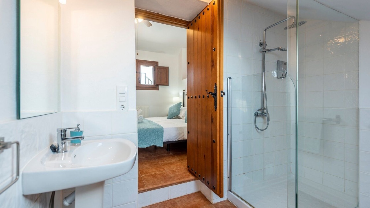 Photo of Bathroom in Algarinejo