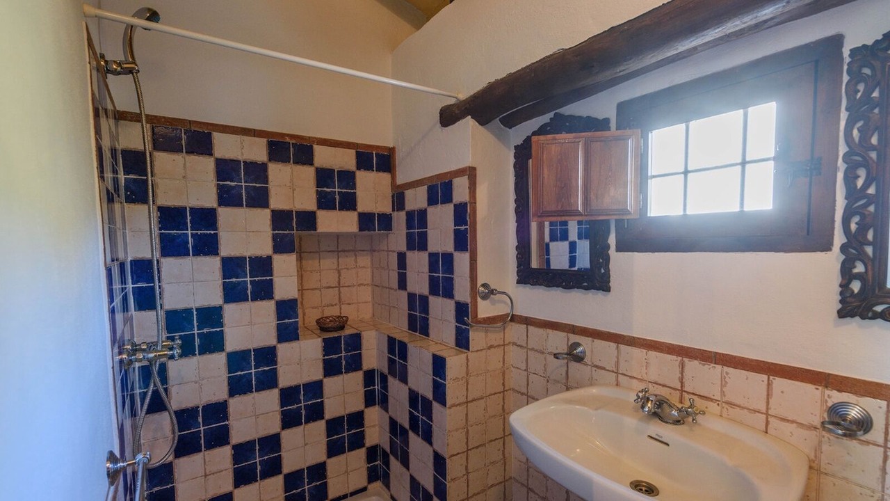 Photo of Bathroom in Algarinejo