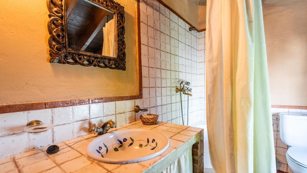 Photo of Bathroom in Algarinejo