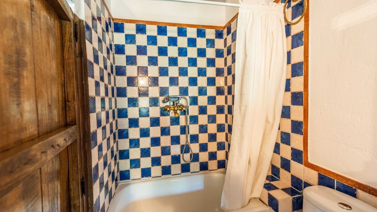Photo of Bathroom in Algarinejo