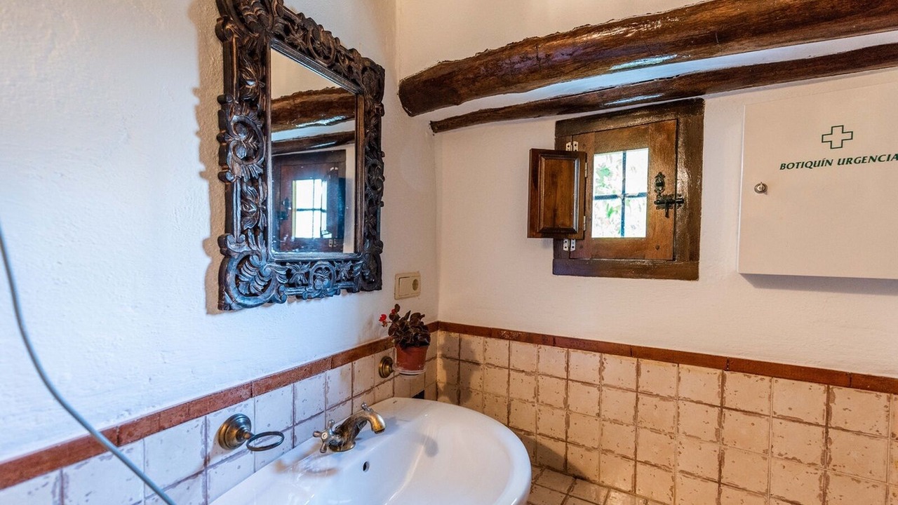 Photo of Bathroom in Algarinejo