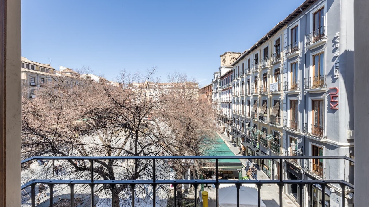 Photo of Patio Balcony in Central District