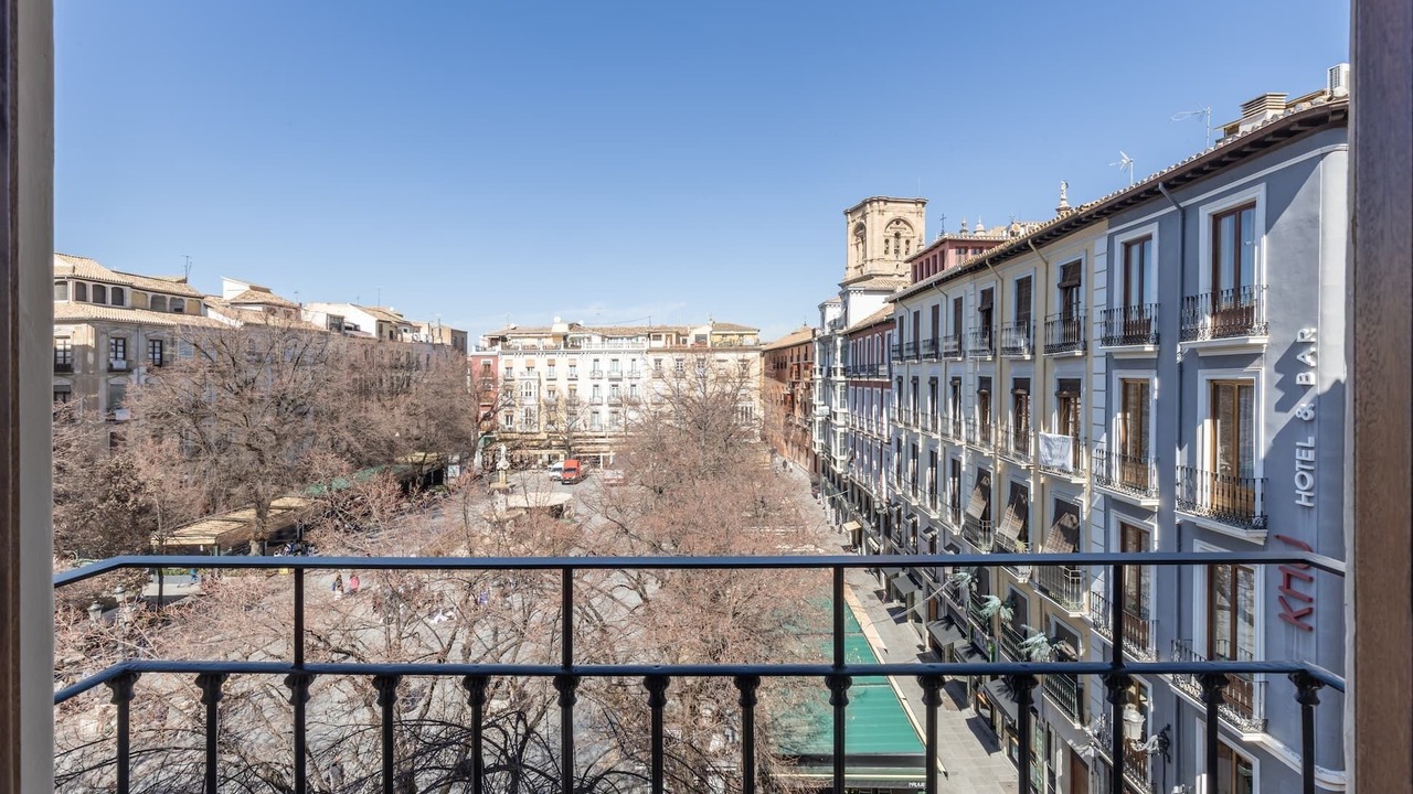 Photo of Patio Balcony in Central District