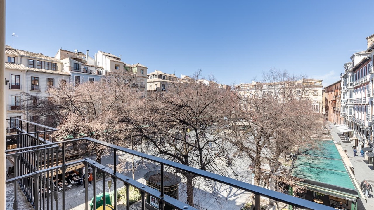 Photo of Patio Balcony in Central District
