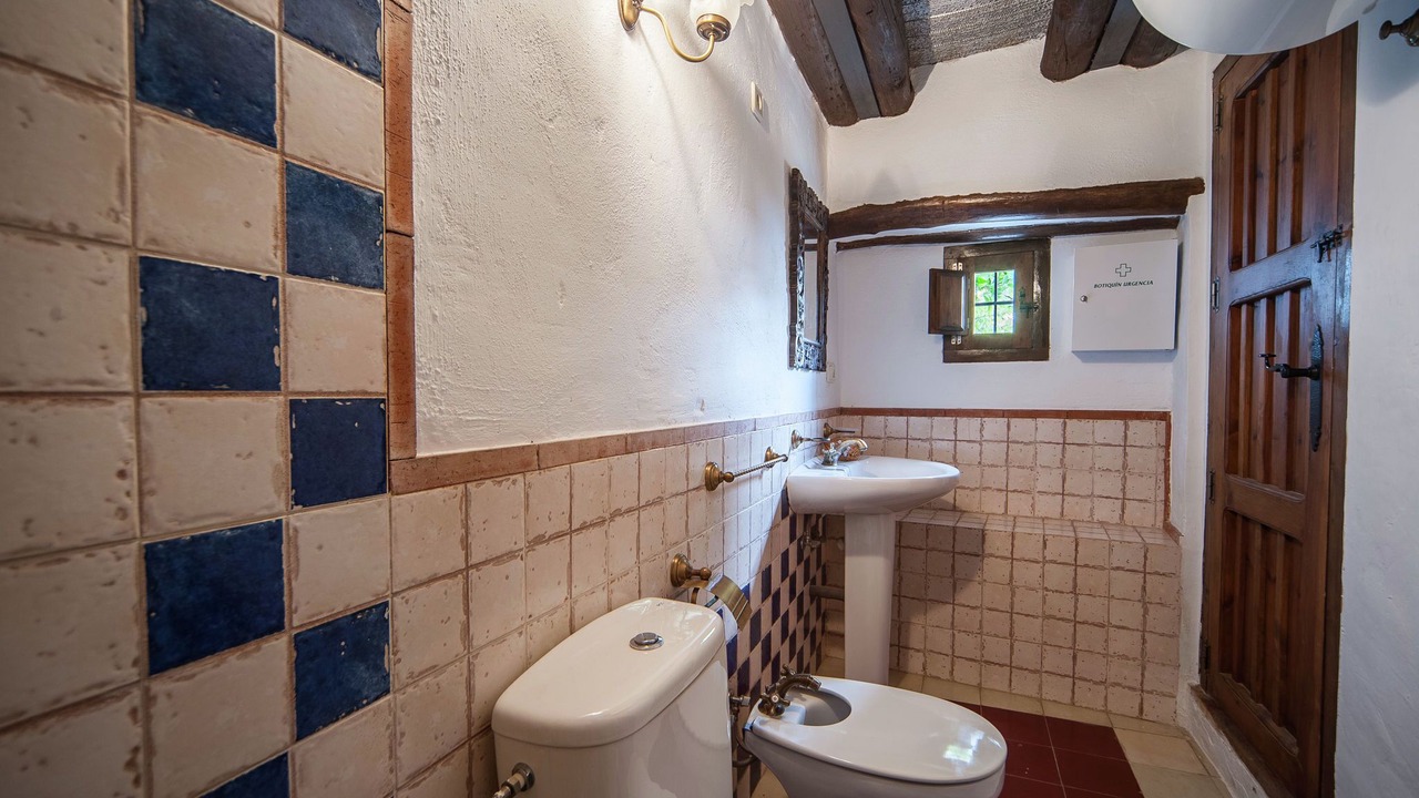 Photo of Bathroom in Algarinejo