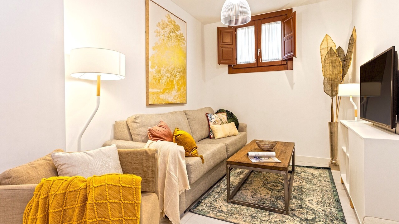 Photo of Livingroom in Central District