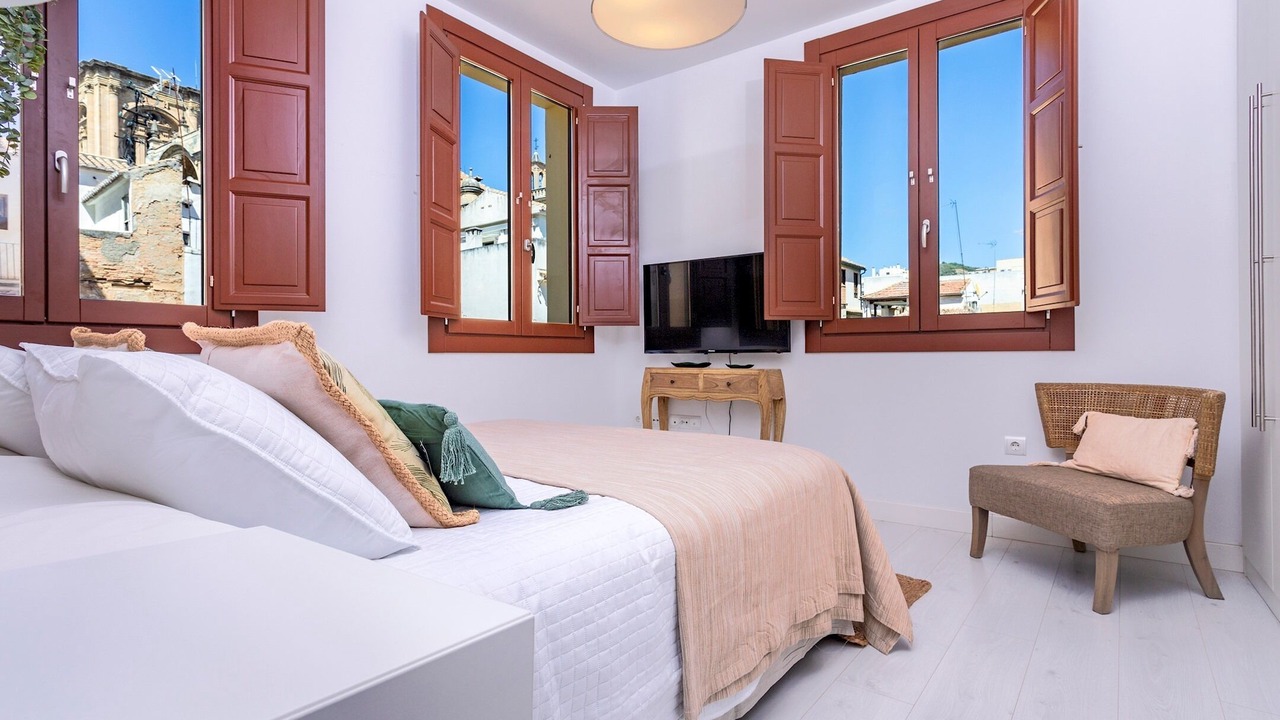 Photo of Bedroom in Central District