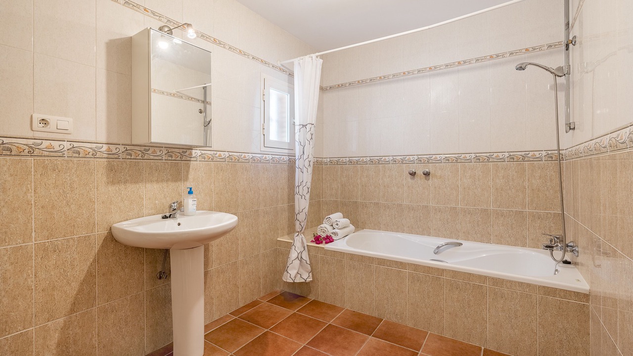 Photo of Bathroom in Otivar