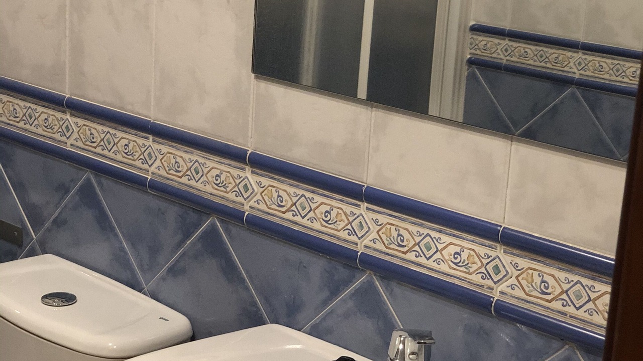 Photo of Bathroom in Central District