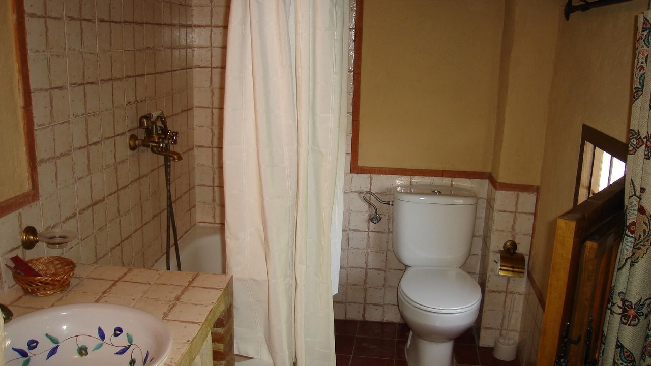 Photo of Bathroom in Algarinejo