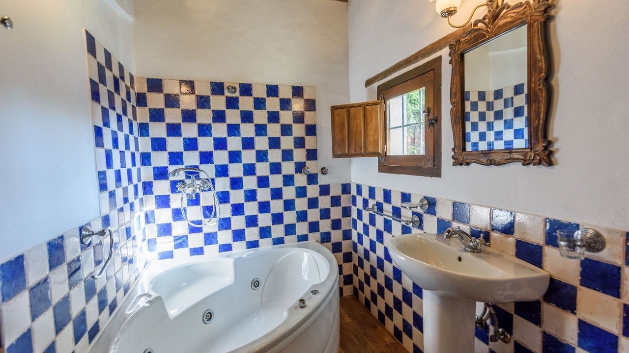 Photo of Bathroom in Algarinejo