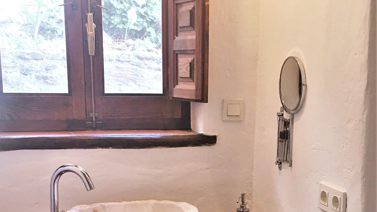 Photo of Bathroom in Mecina Fondales