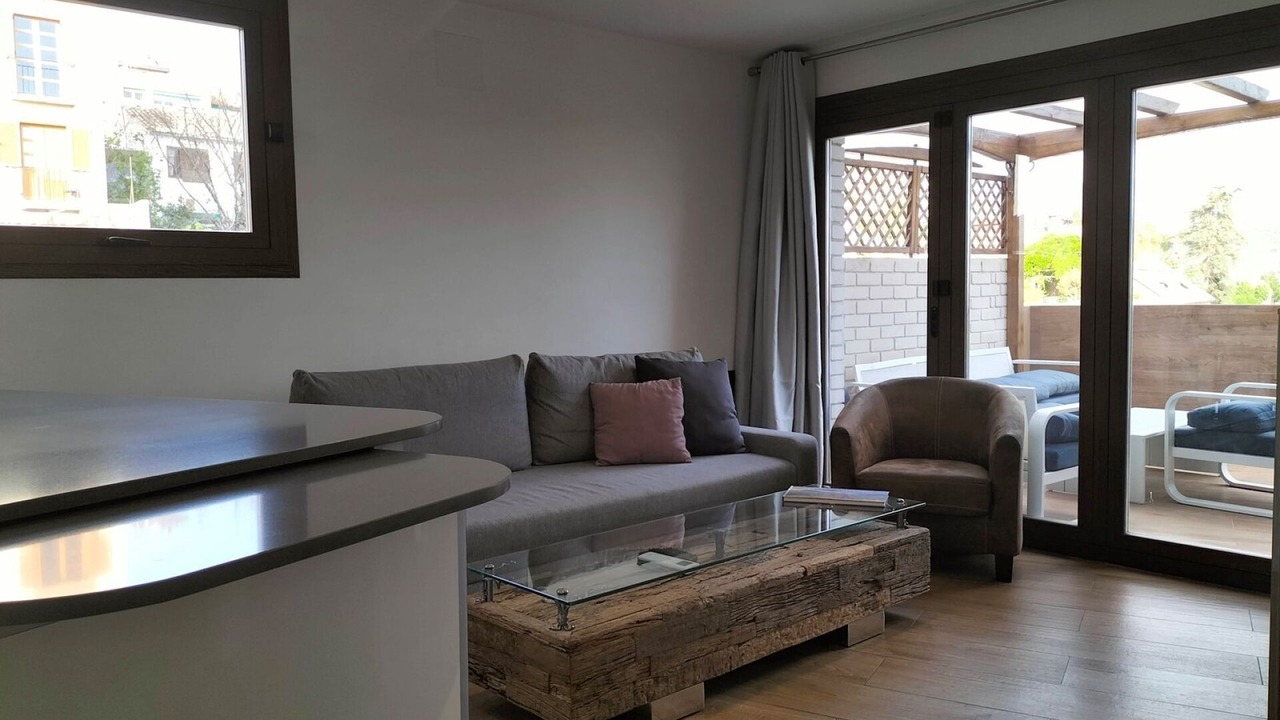 Photo of Livingroom in Central District
