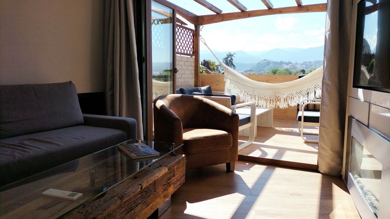 Photo of Livingroom in Central District