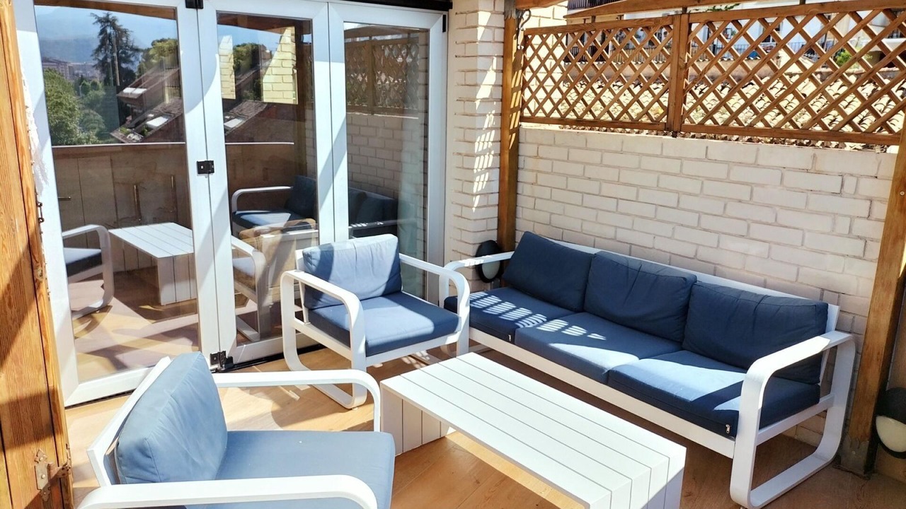 Photo of Patio Balcony in Central District