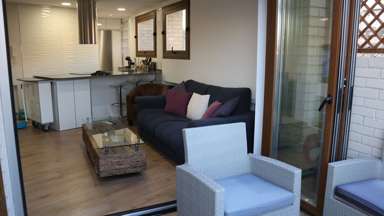Photo of Livingroom in Central District