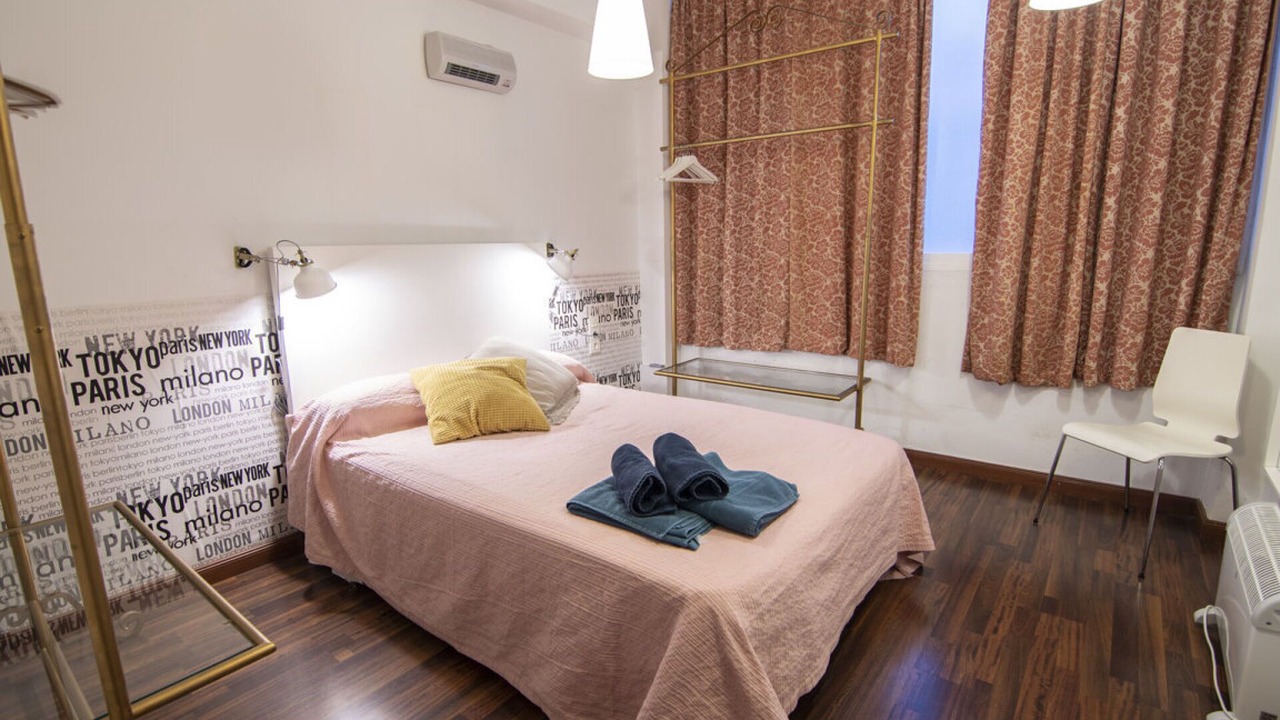 Photo of Bedroom in Figares