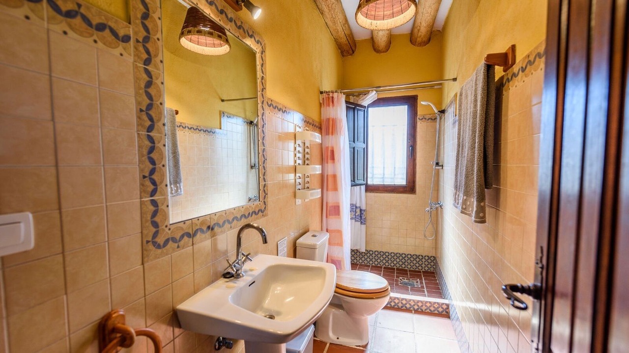 Photo of Bathroom in Orgiva