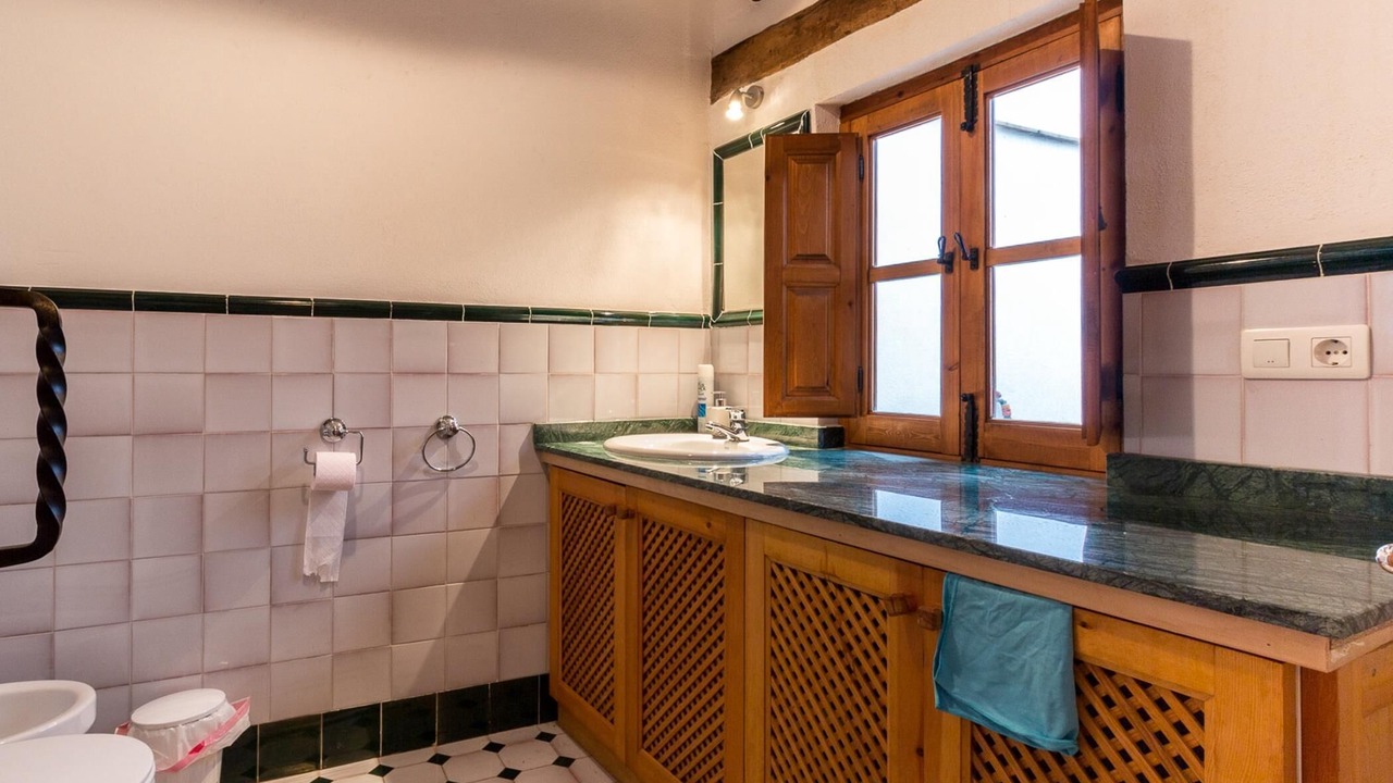 Photo of Bathroom in Albunuelas