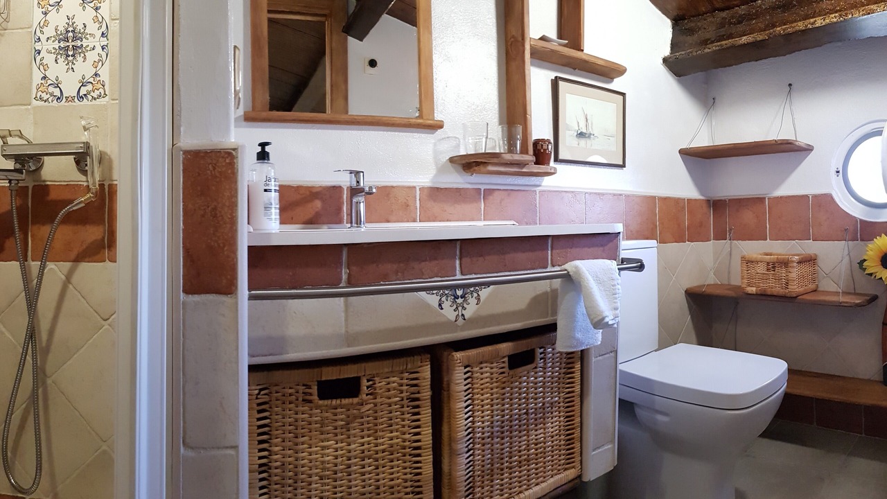 Photo of Bathroom in Albunuelas