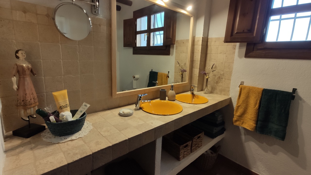 Photo of Bathroom in Niguelas