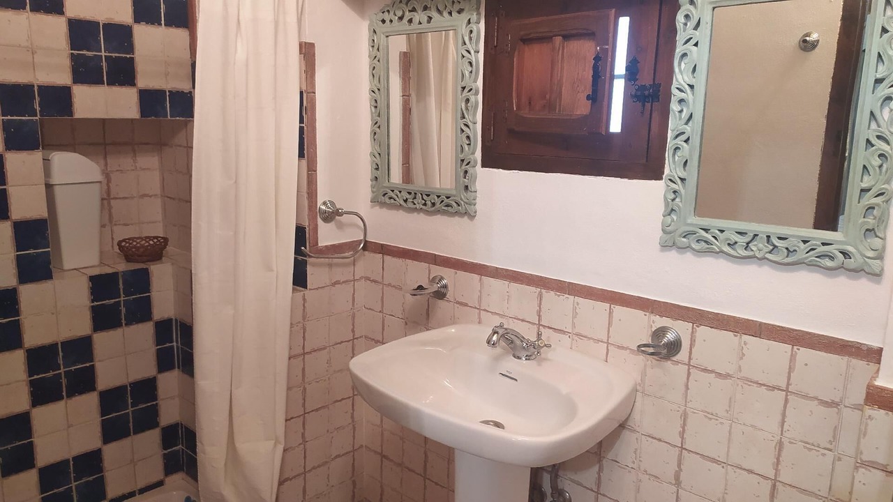 Photo of Bathroom in Algarinejo