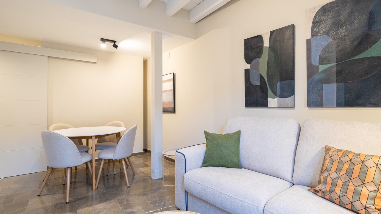 Photo of Livingroom in Central District