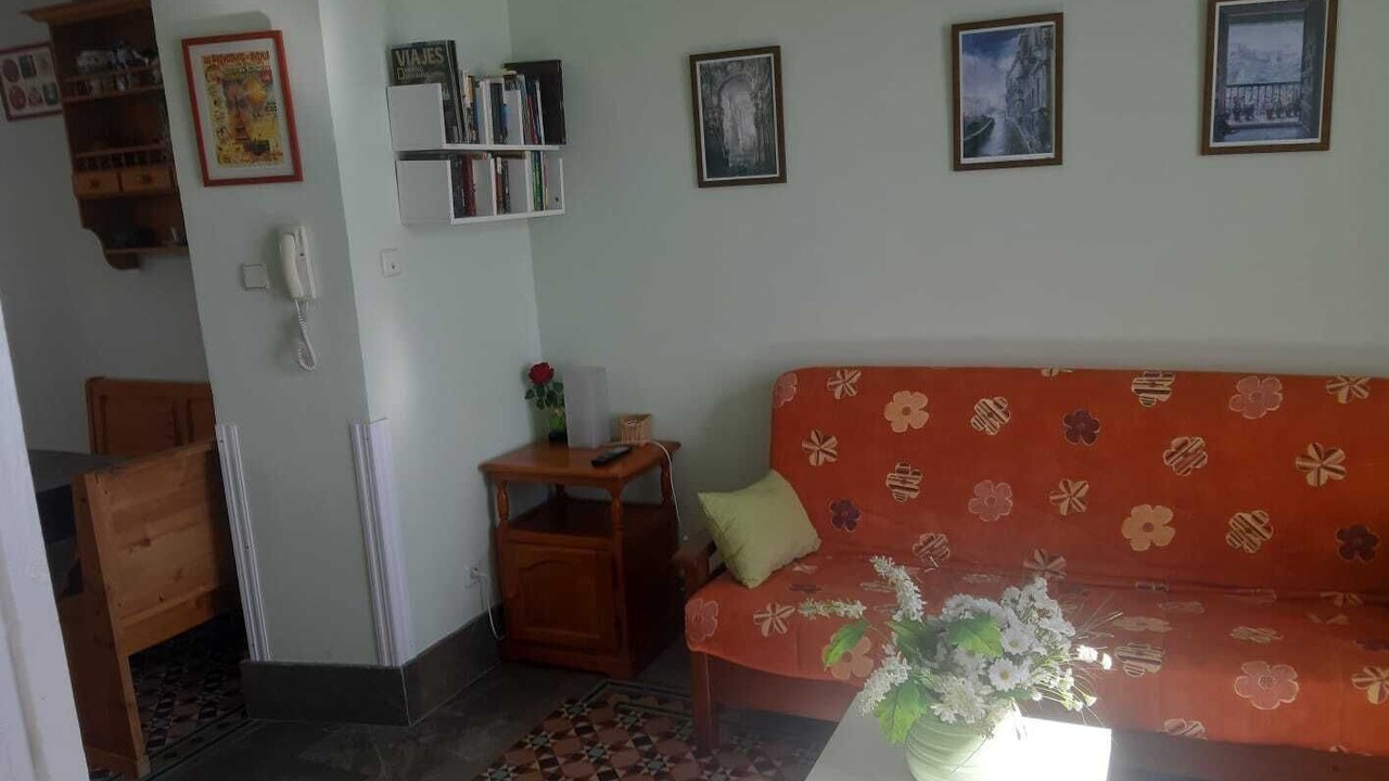 Photo of Livingroom in Central District