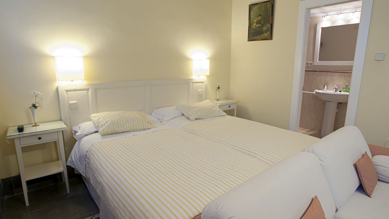 Photo of Bedroom in Central District