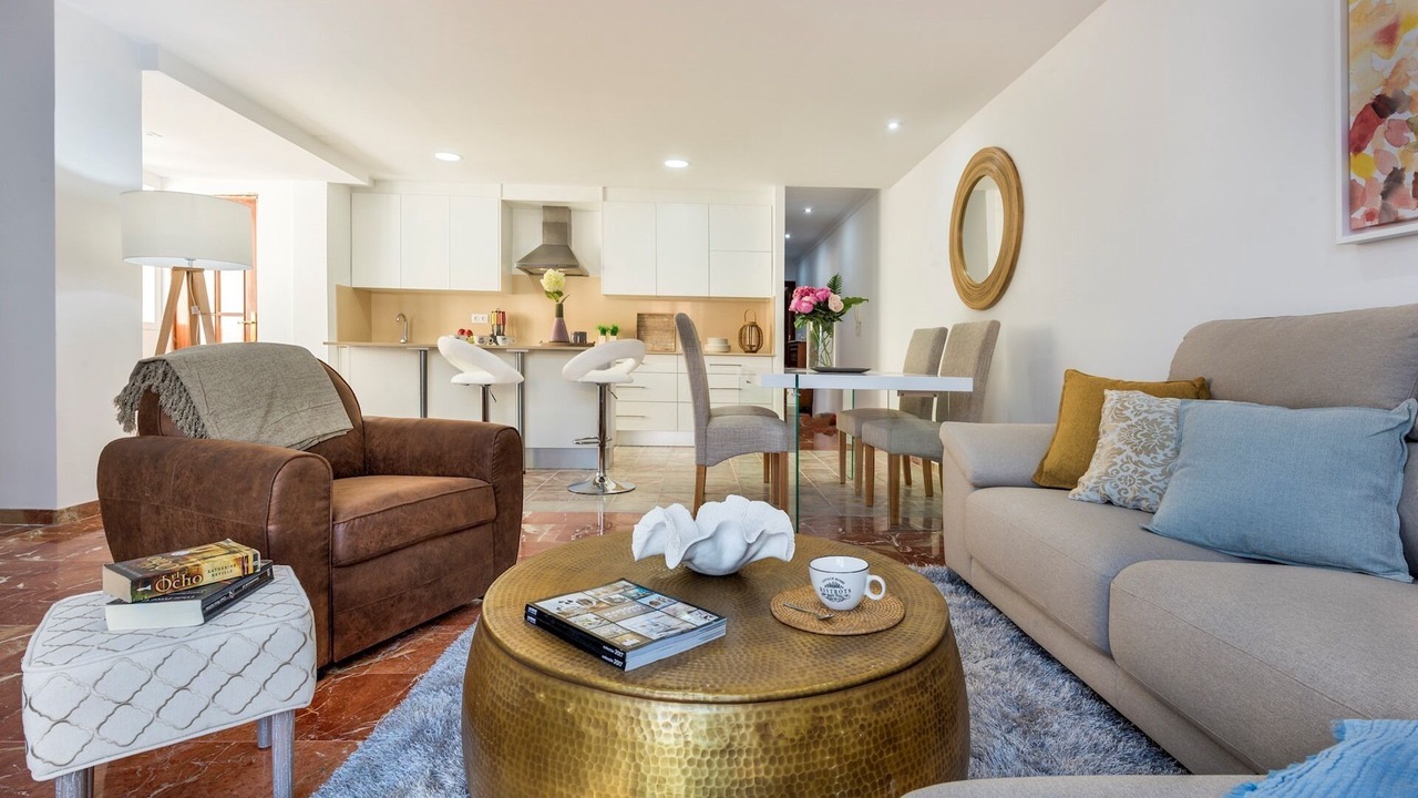Photo of Livingroom in Central District