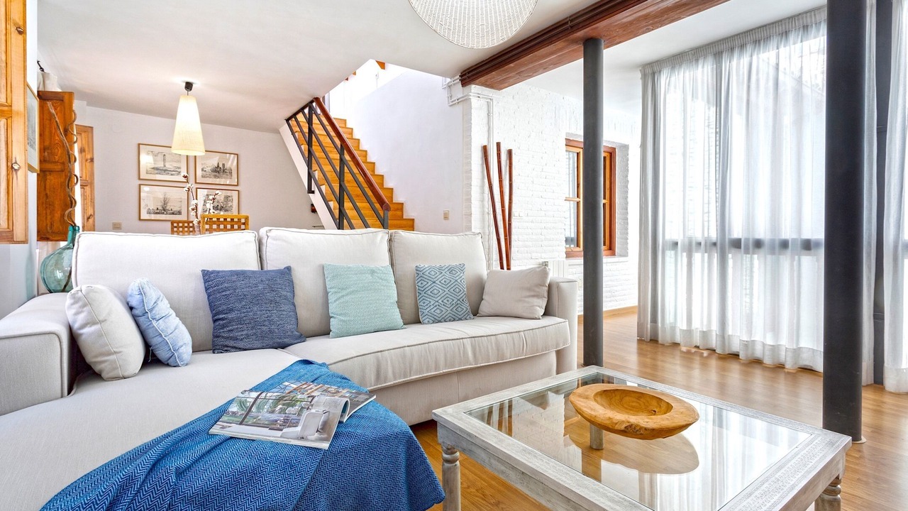 Photo of Livingroom in Central District