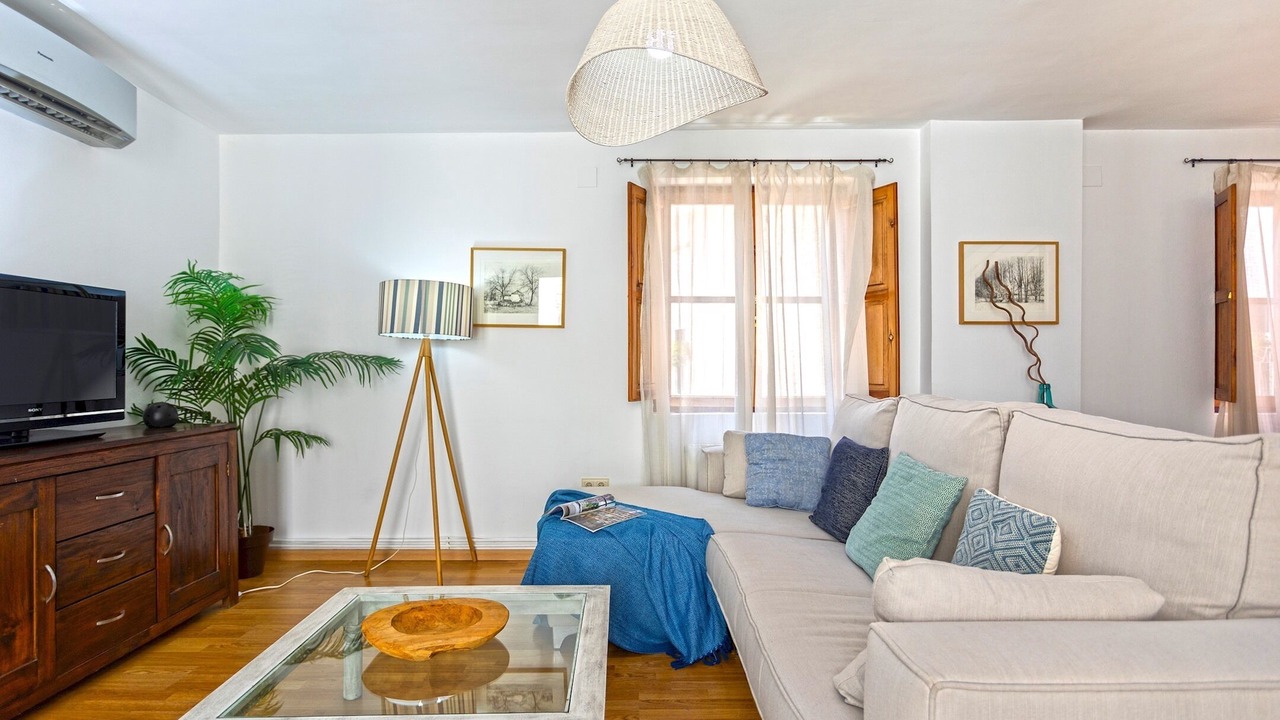 Photo of Livingroom in Central District