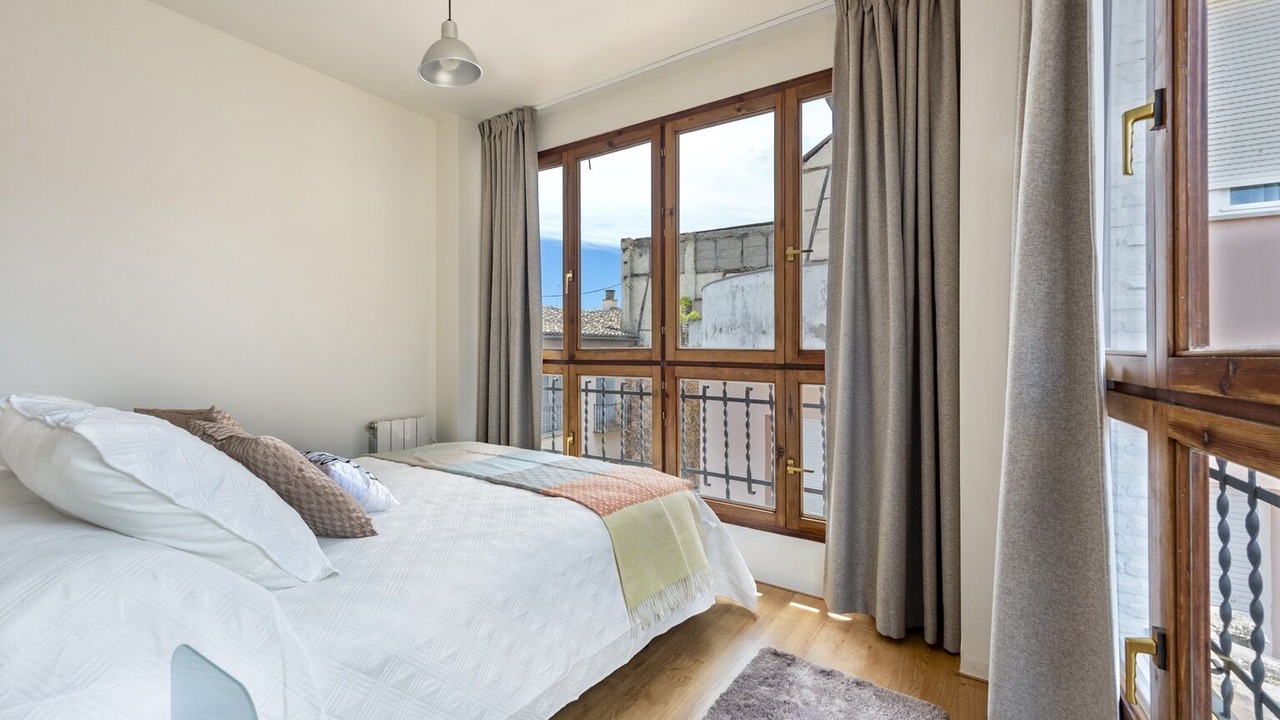 Photo of Bedroom in Central District
