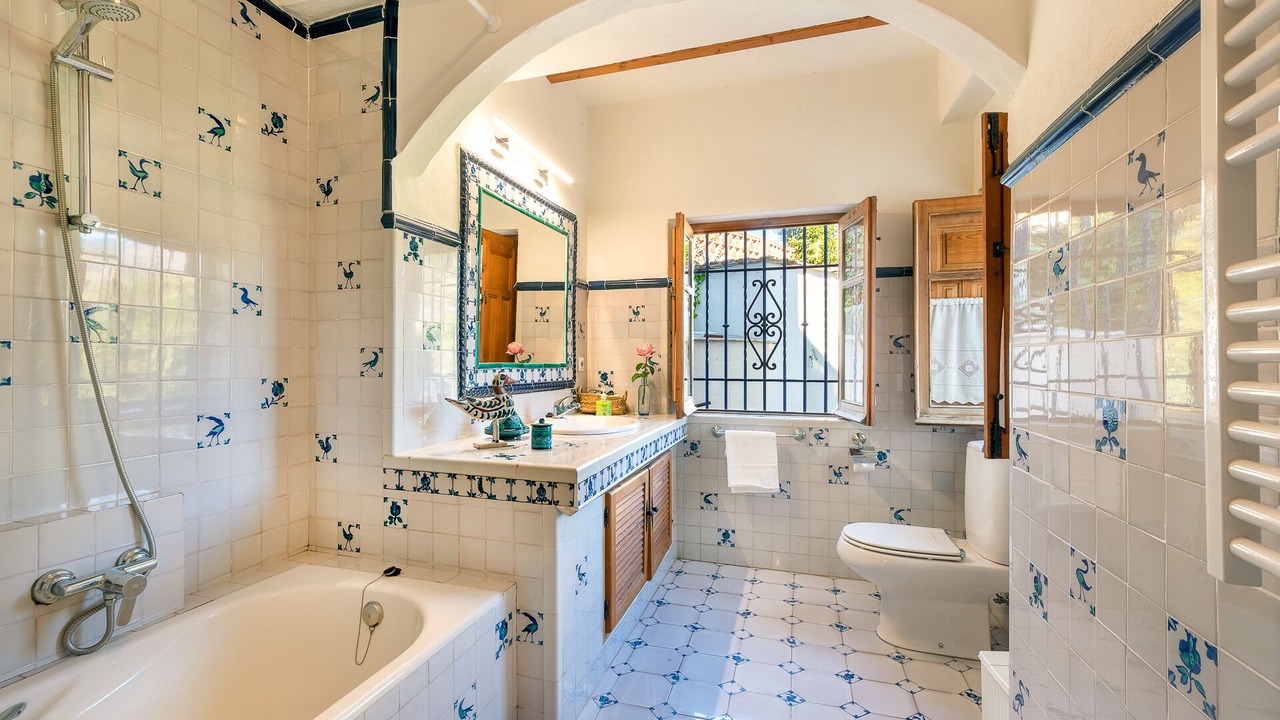 Photo of Bathroom in Orgiva