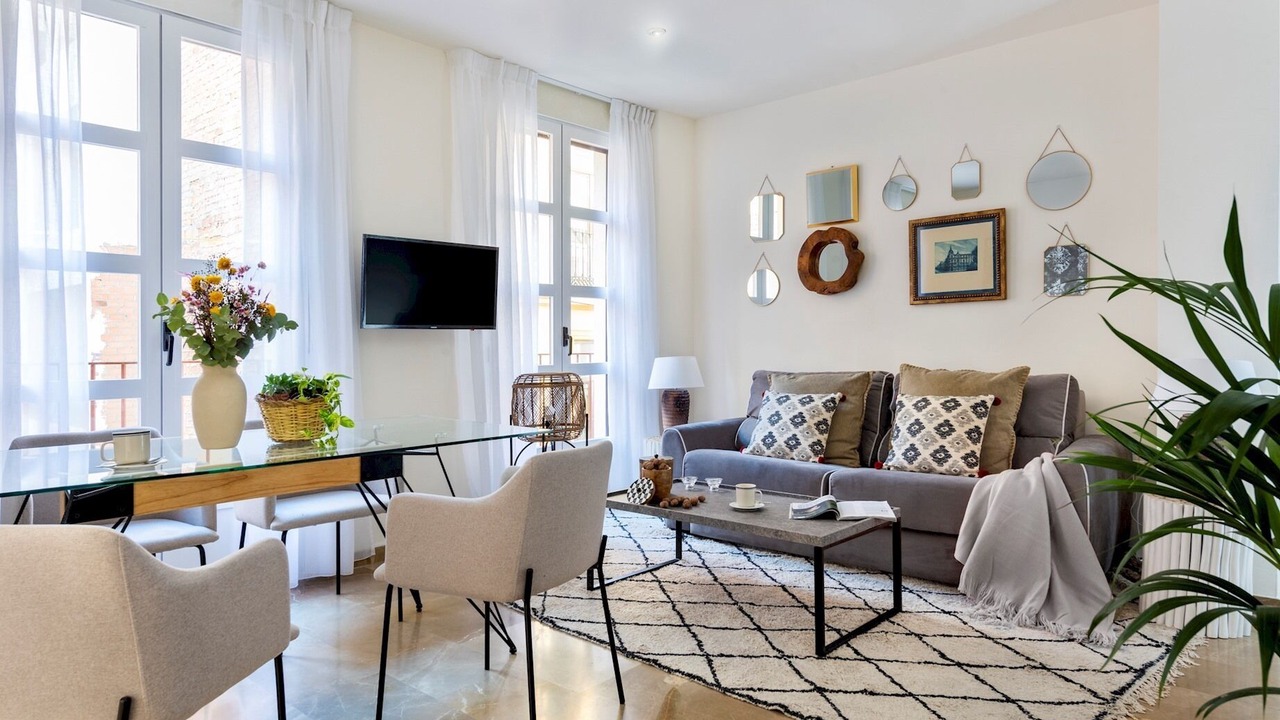 Photo of Livingroom in Central District