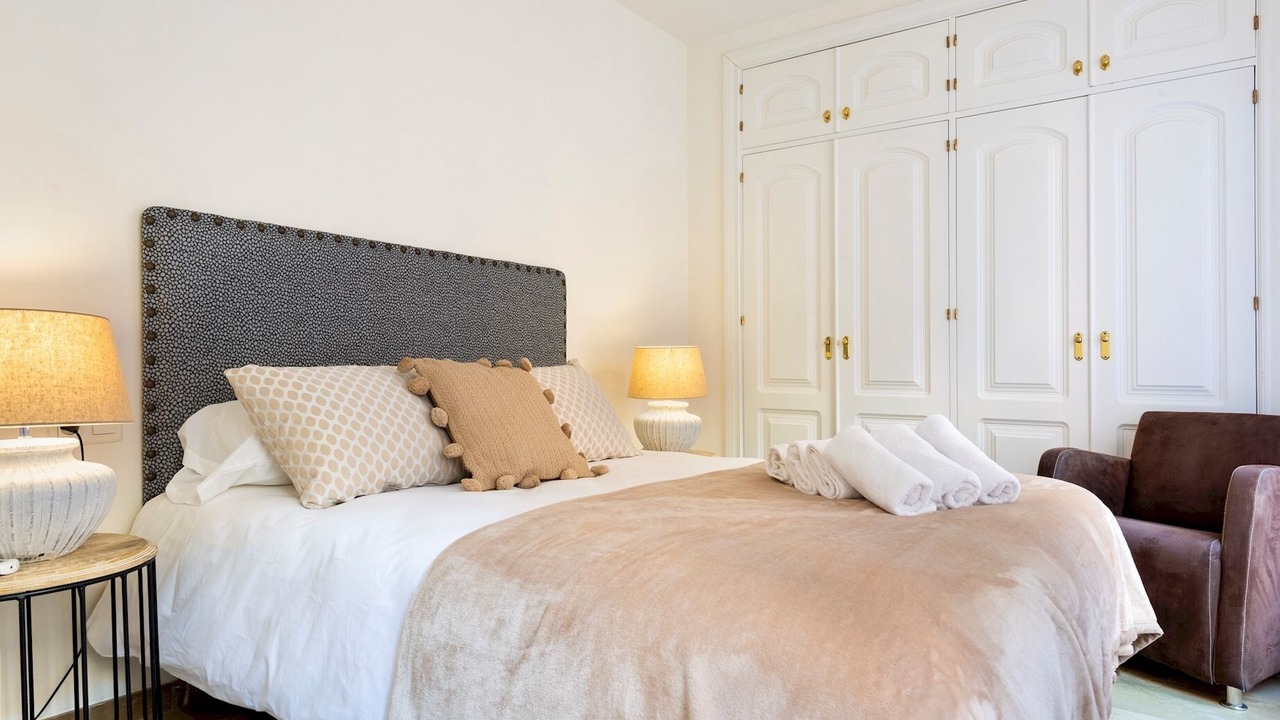 Photo of Bedroom in Central District