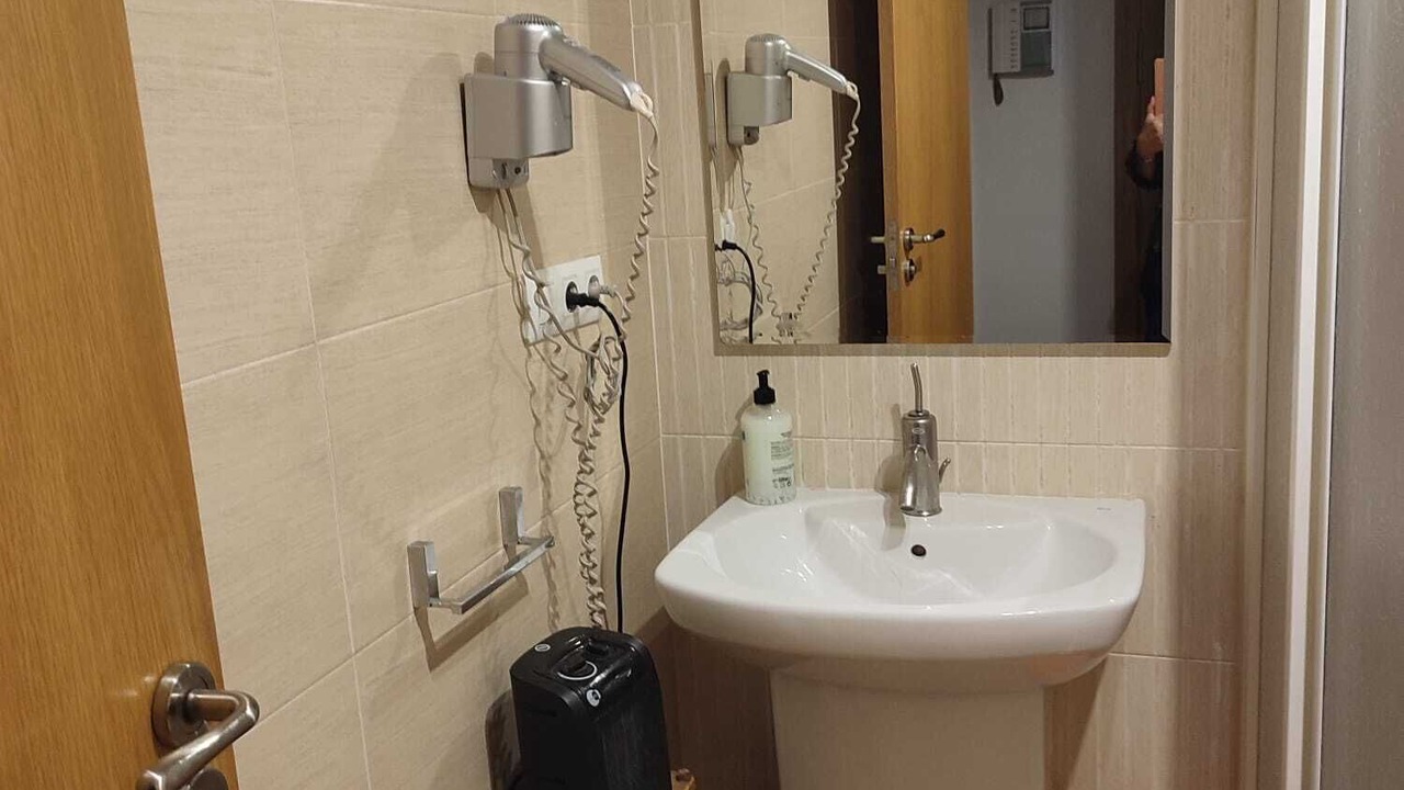 Photo of Bathroom in Central District