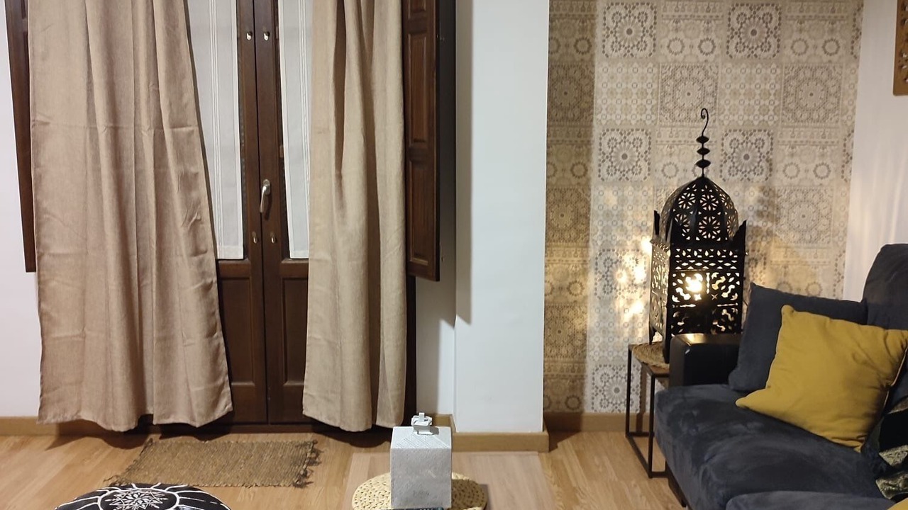 Photo of Livingroom in Central District