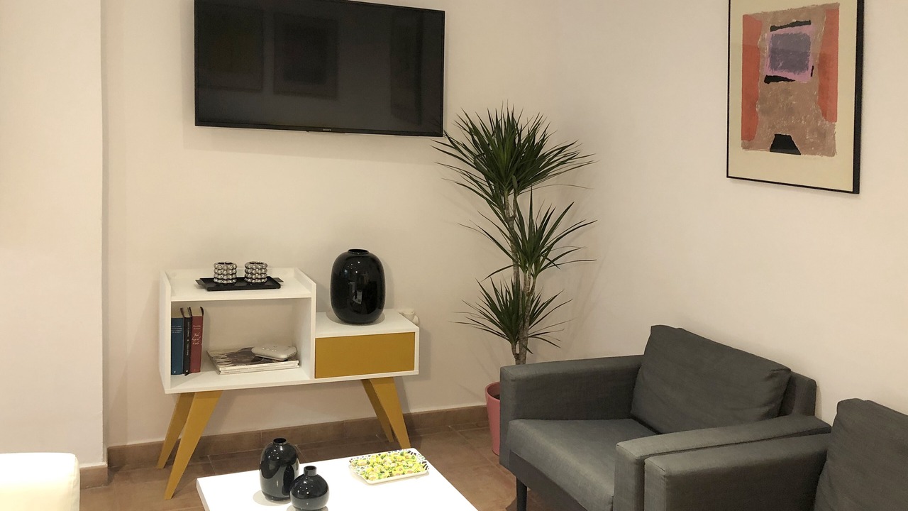 Photo of Livingroom in Central District