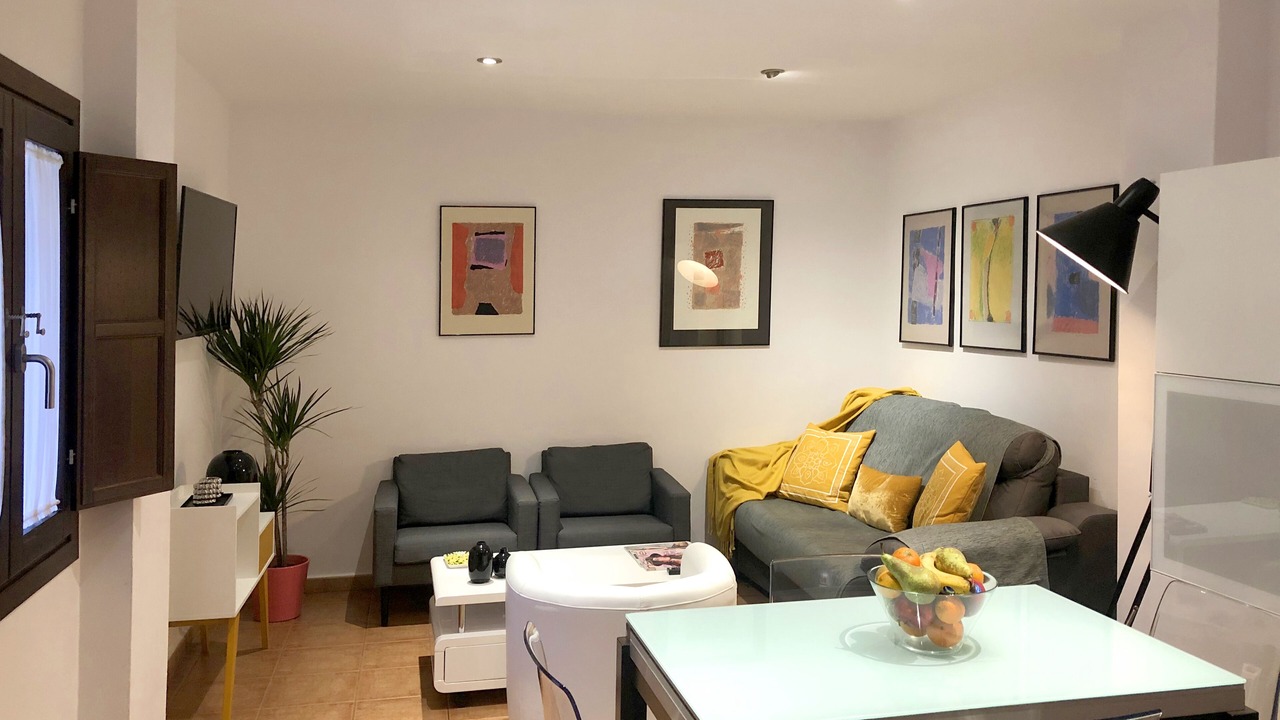 Photo of Livingroom in Central District